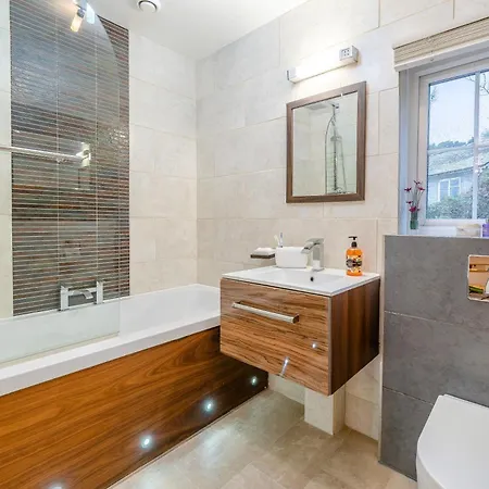 3 Bed In Lcc66 * Coniston